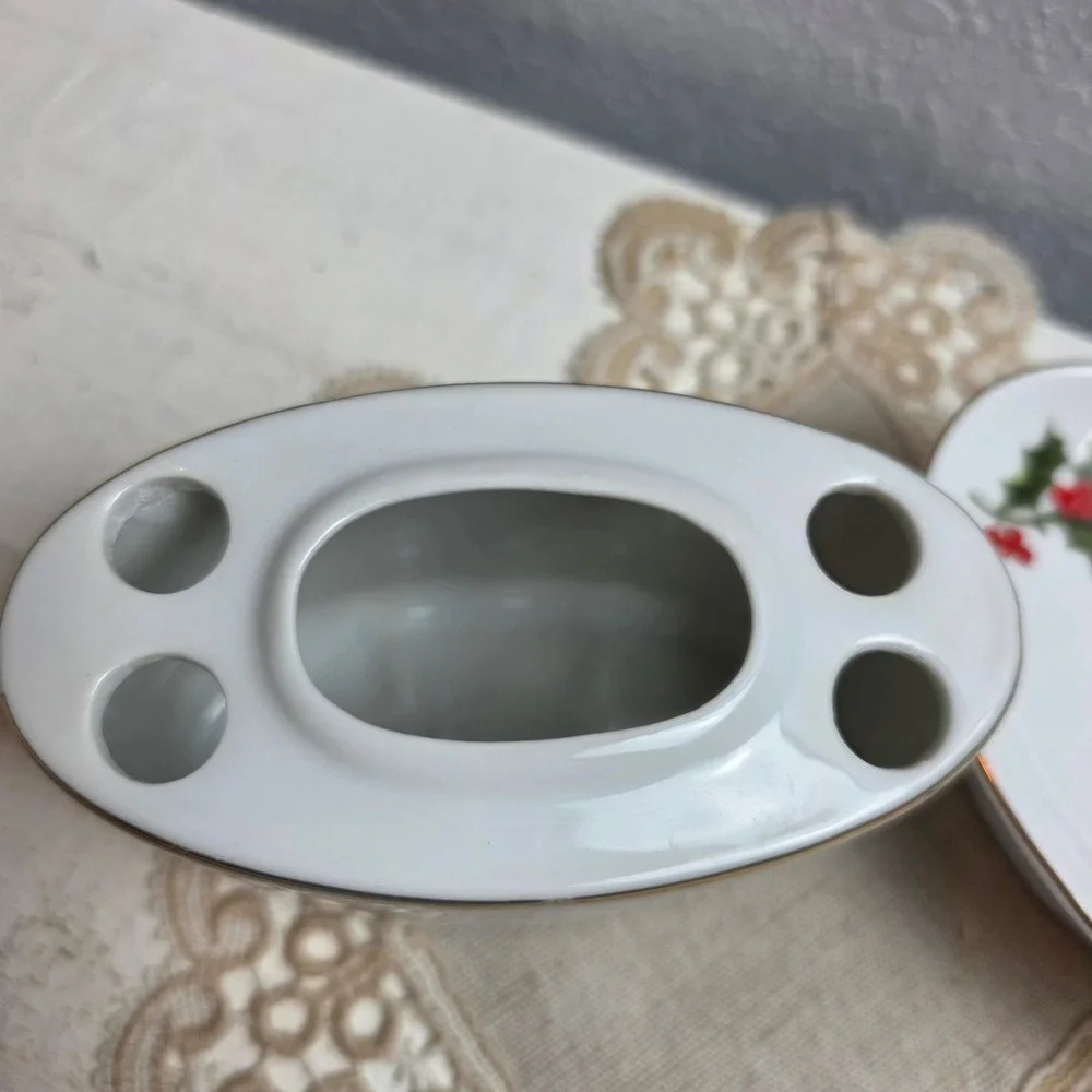 Vintage Christmas Holly Berry Ceramic Toothbrush Holder & Soap Dish Gold Trim